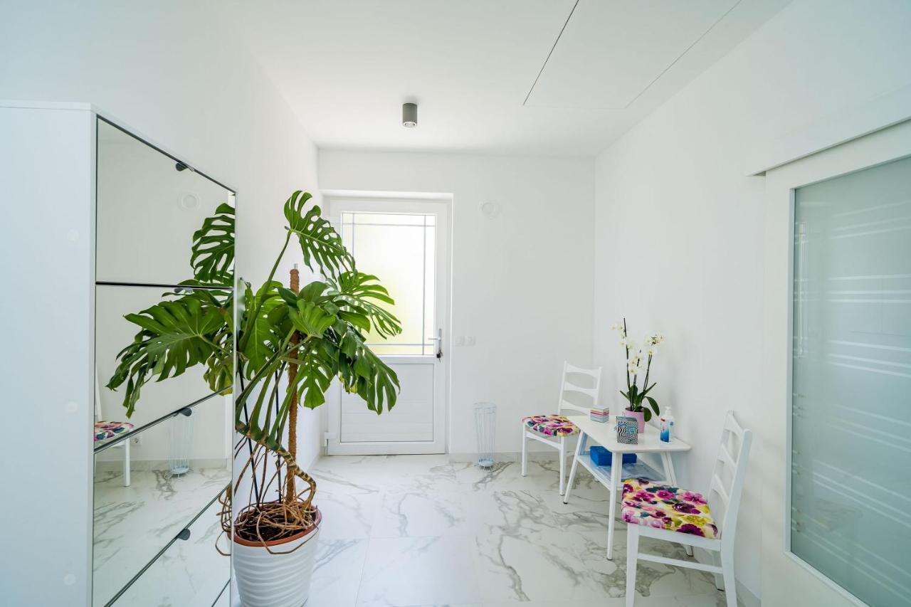 Nona'S Paradise Apartment - Free Parking Затон Экстерьер фото